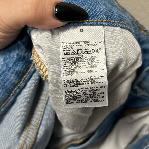 Old Navy High Rise OG Straight Shorts - Picture 10 of 10